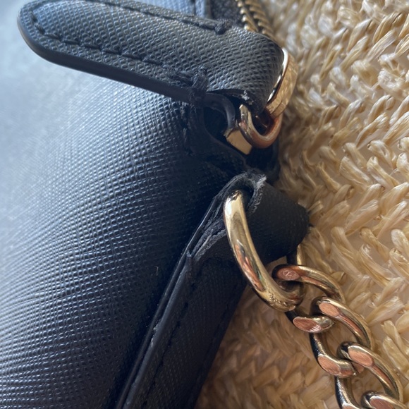 SOLD- DKNY crossbody Black - Picture 6 of 6